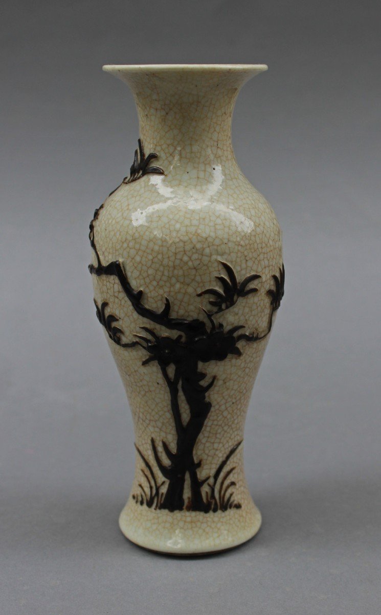 Antique Chinese Porcelain Vase Crackle Glaze With Overlay Decoration