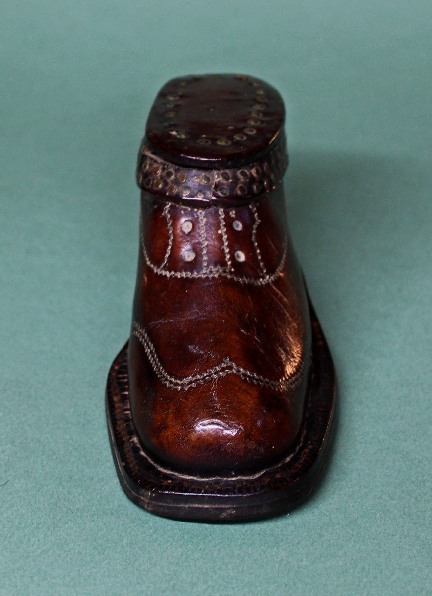 Large Antique Leather Snuffbox In The Shape Of A Brogue Shoe, 19th Century.-photo-3