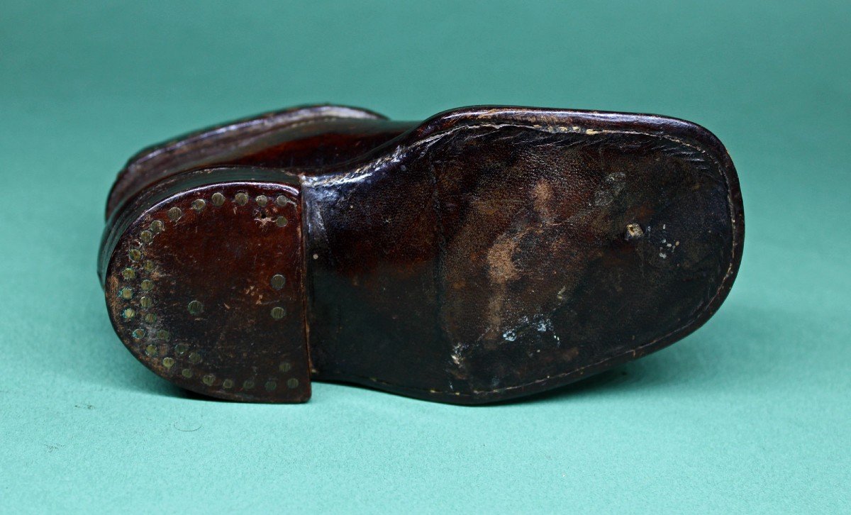 Large Antique Leather Snuffbox In The Shape Of A Brogue Shoe, 19th Century.-photo-3