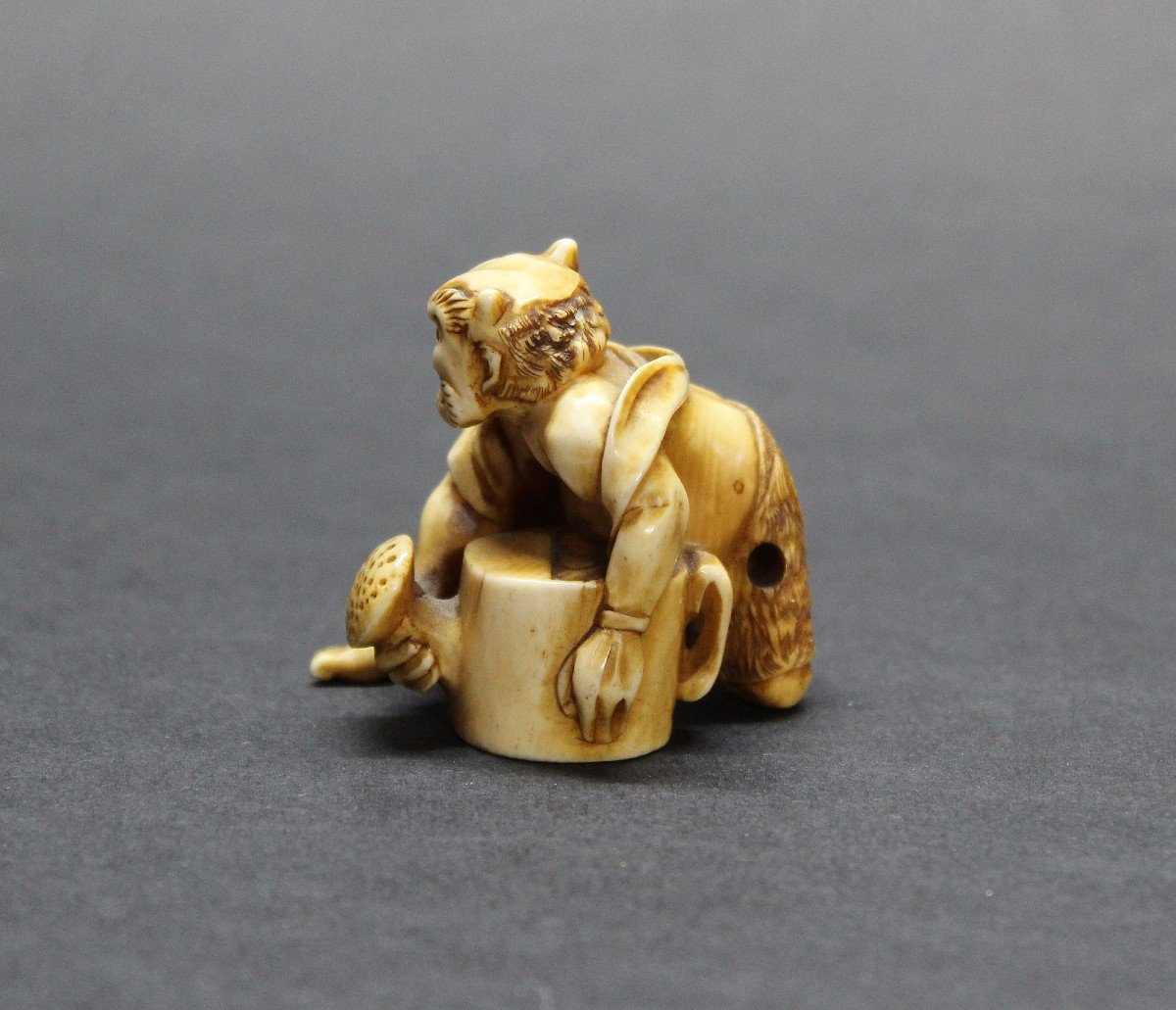 Antique Japanese Ivory Netsuke Oni With A Watering Can Signed Meiji Period-photo-2