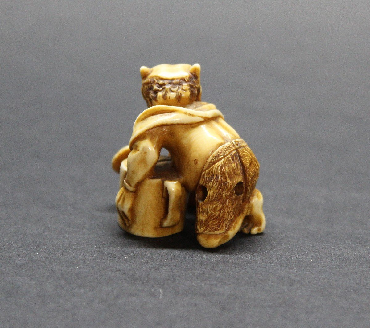 Antique Japanese Ivory Netsuke Oni With A Watering Can Signed Meiji Period-photo-3