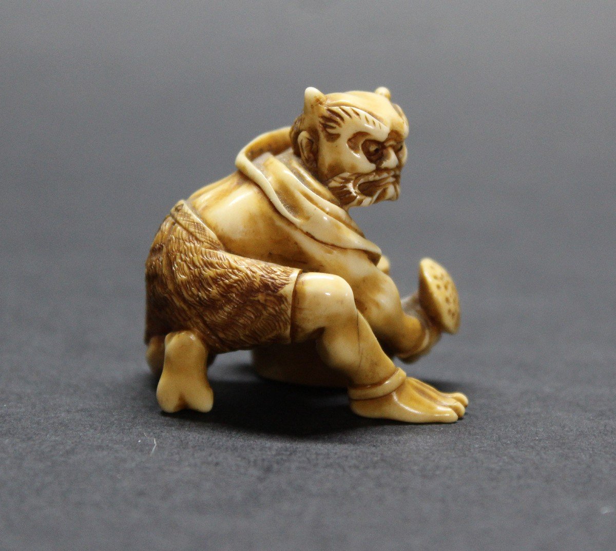 Antique Japanese Ivory Netsuke Oni With A Watering Can Signed Meiji Period-photo-4