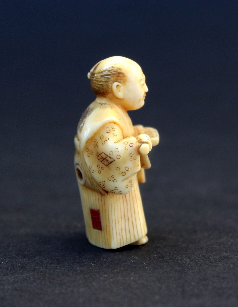 Netsuke Japonais Antique Homme Avec éventail Signé Période Meiji-photo-2