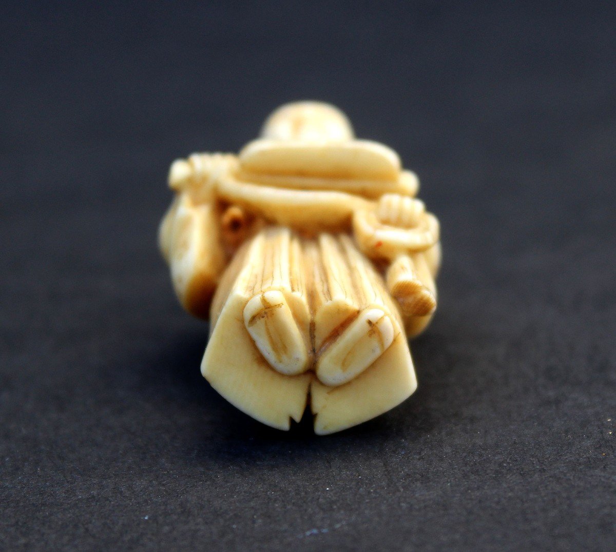 Netsuke Japonais Antique Homme Avec éventail Signé Période Meiji-photo-3