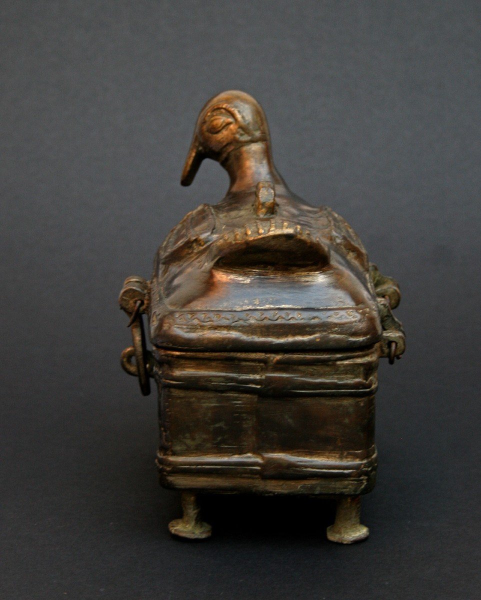 Antique Indian Bronze Betel Box  Bird Form-photo-1