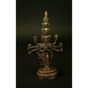 Figure En Bronze d'Un Bodhisattva Bouddhiste Avalokiteshvara à Onze Têtes Bouddha Tibet Nepal 