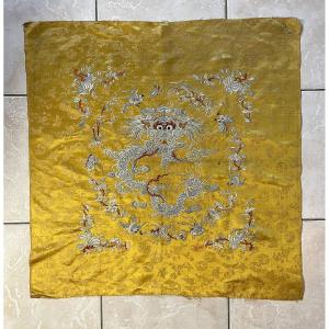 Important Vietnamese Imperial Dragon Embroidery Nguyen Dynasty