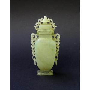 Vase Et Couvercle Chinois En Jade Bowenite celadon