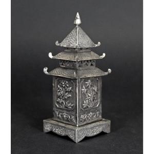 Boîte à Opium Chinoise Antique En Argent Massif Pagode