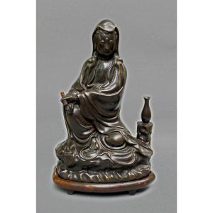Grand bronze chinois antique Guanyin, déesse de la miséricorde Bouddha féminin