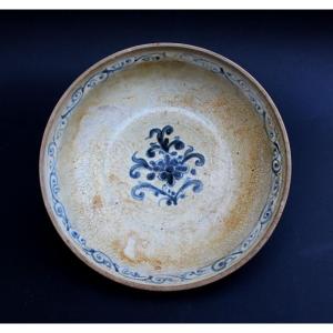 Plat Vietnamien Antique En Porcelaine Bleue Et Blanche Du 15ème Siècle