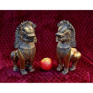 Paire De Lions Antiques En Bronze Thaïlandais Gardiens Du Temple Bouddhiste