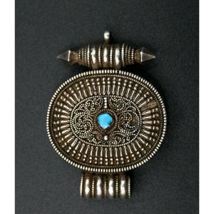 Antique Tibetan Silver Gau Buddhist Amulet Case