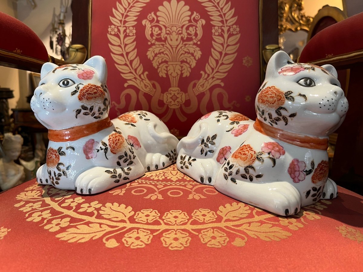 Imari, Pair Of Cats.