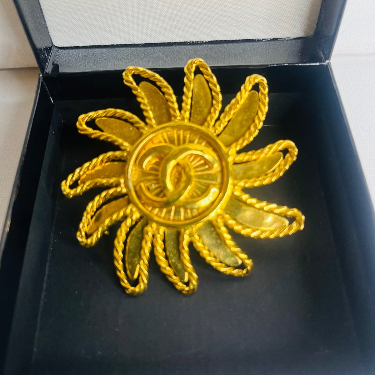 Chanel, Broche Soleil.-photo-3