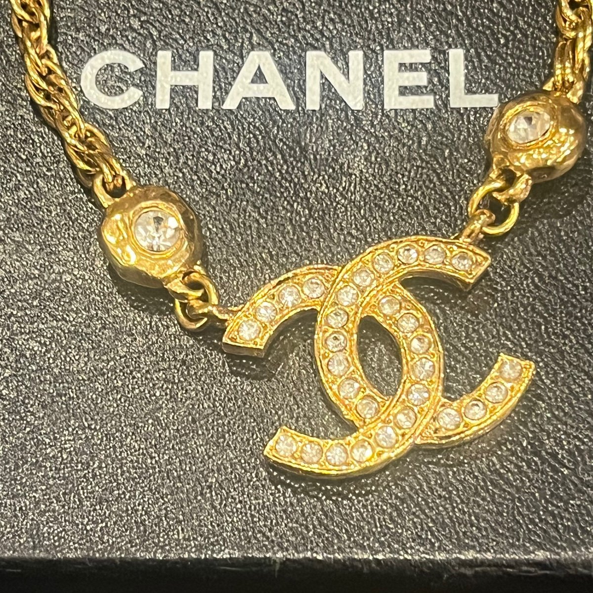 Chanel, Collier Médaillon Au Double C.-photo-2