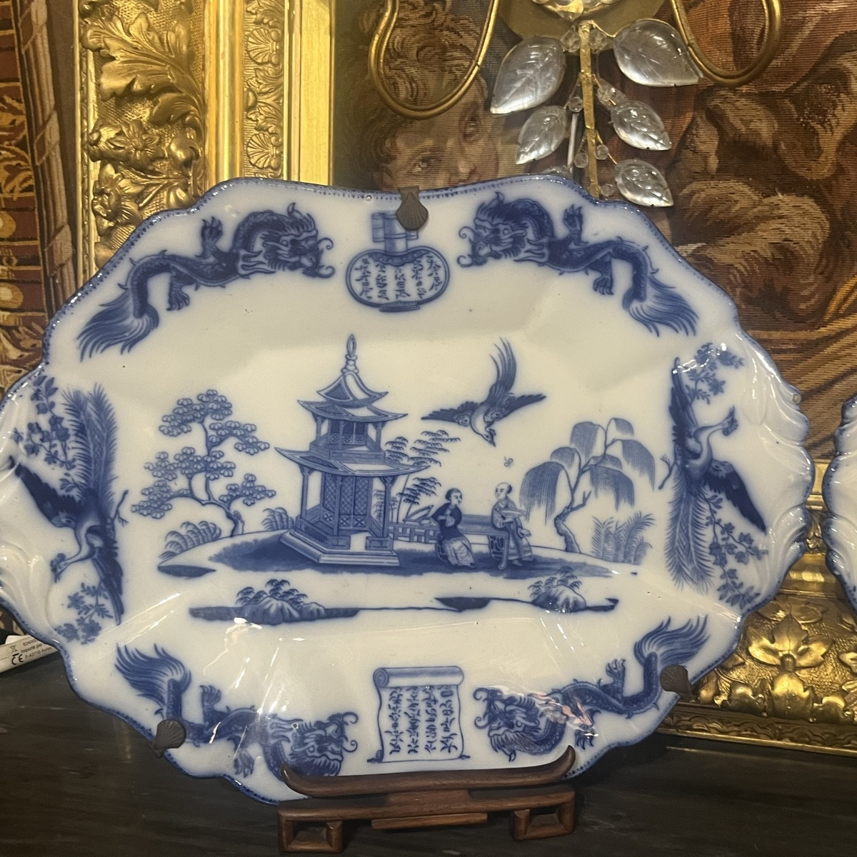 Faïence De Bordeaux, Paire De Plats aux chinois.-photo-2