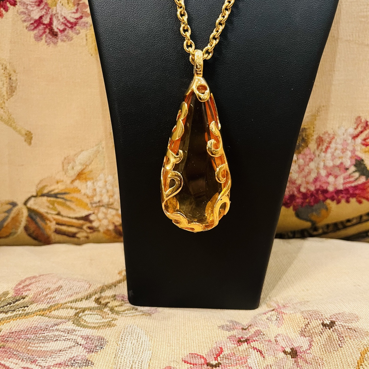 Yves Saint Laurent, Collier Doré -photo-2