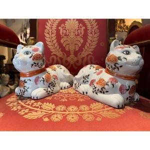 Imari, Pair Of Cats.