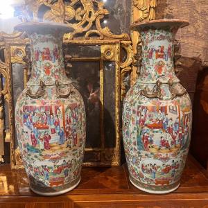 Imposing Pair Of Canton Vases, 19th Century.