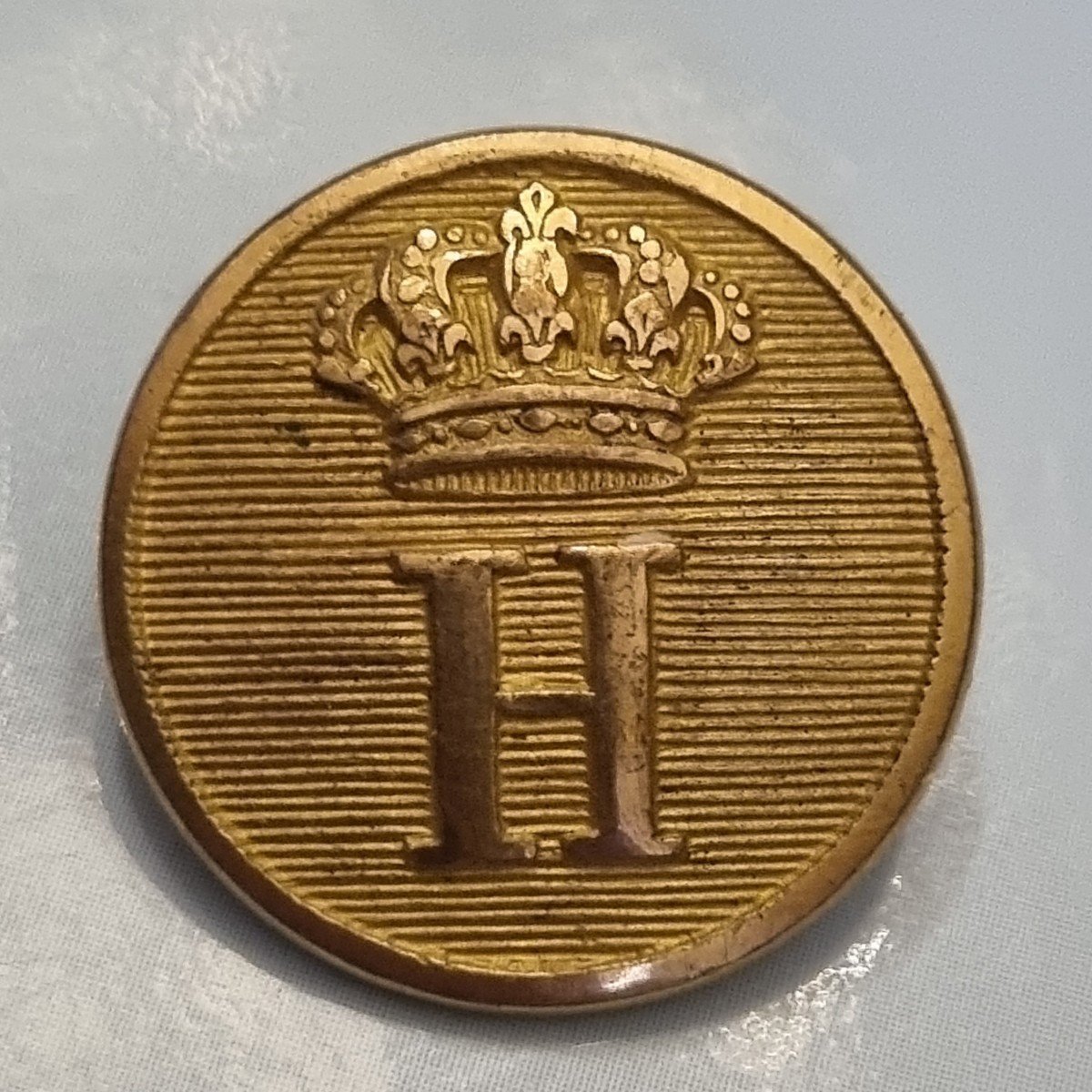 Count Of Chambord Livery Button Legitimist Royalist Souvenir