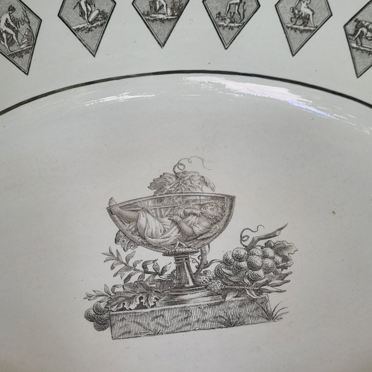 Basin And Eawer In Fine Grisaille Earthenware From Creil Circa 1810 /.montereau-photo-8