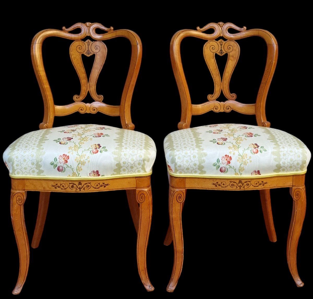 PAIRE DE CHAISES DE MUSICIEN EN  ÉRABLE MOUCHETÉ ÉPOQUE CHARLES X 