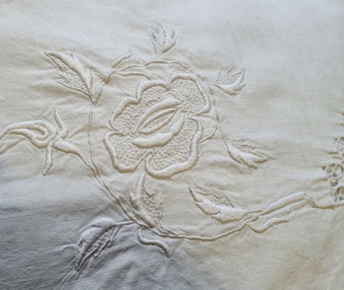 Early 20th Century Embroidered Linen Thread Sheet 210x258-photo-2