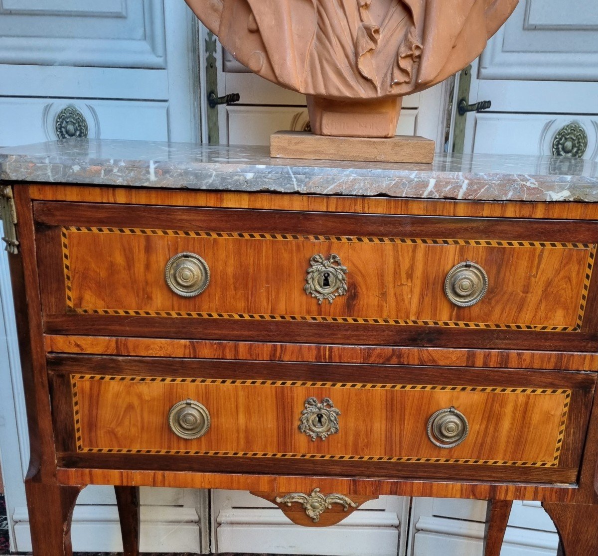 PETITE COMMODE SAUTEUSE  ÉPOQUE TRANSITION  XVIIIE LOUIS XV XVI PARISIENNE MARQUETERIE-photo-2