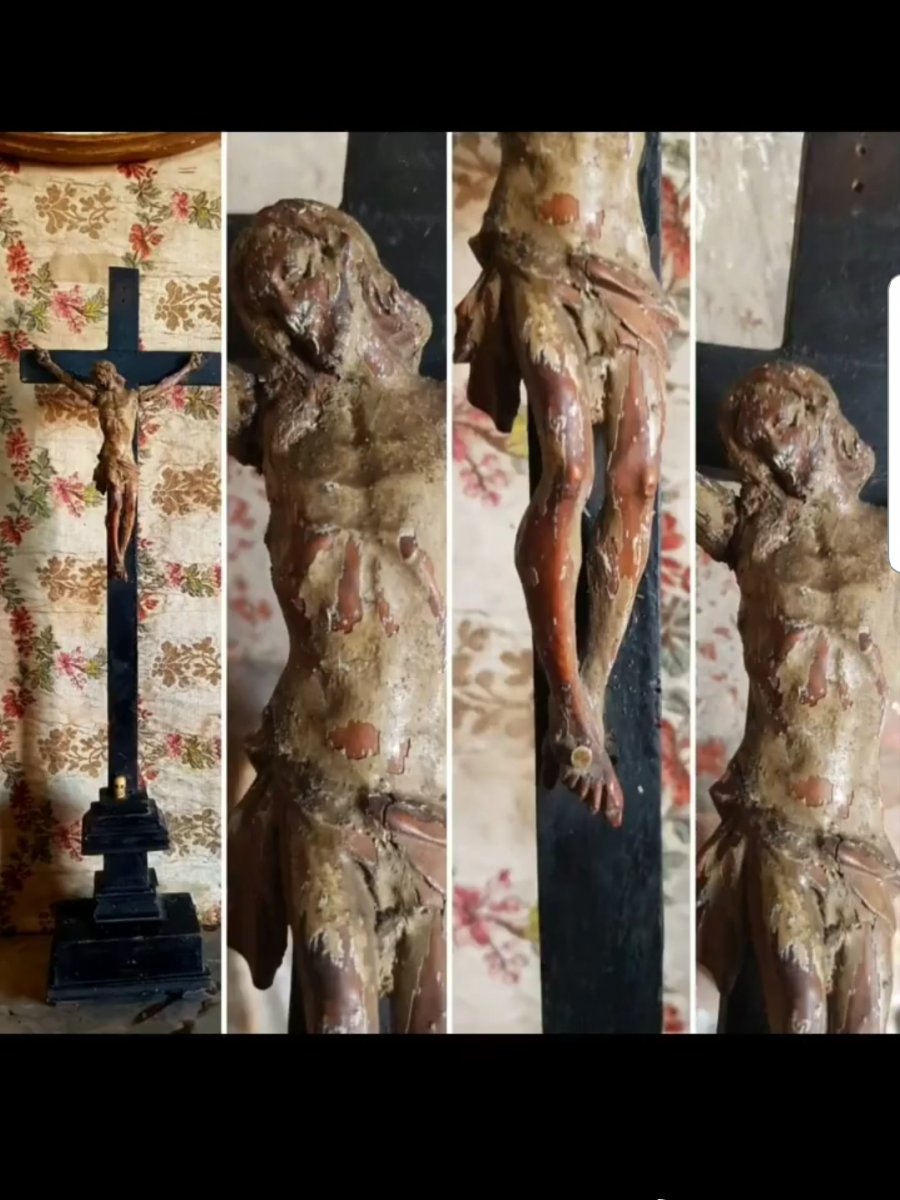 18th Century Wooden Aluc Crucifix