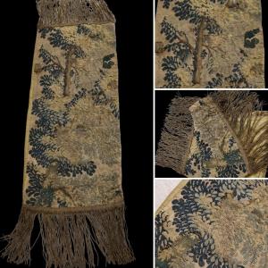 Tapestry Fragment / Table Runner / 17th 18th Century / Aubusson Type