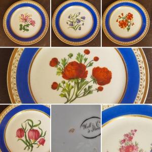 SERIE DE 6 ASSIETTES EN PORCELAINE DE PARIS VERS 1830 FLEURS DECOR FLORAL