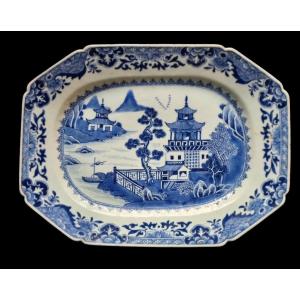 PLAT BLEU ET BLANC QIANLONG COMPAGNIE DES INDES ÉPOQUE XVIIIe  PORCELAINE DE CHINE