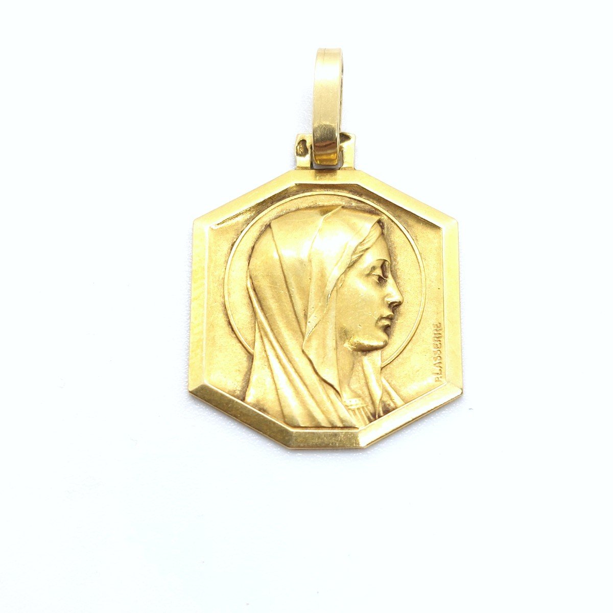 Holy Virgin Medal, 18k Yellow Gold, Circa 1950. 