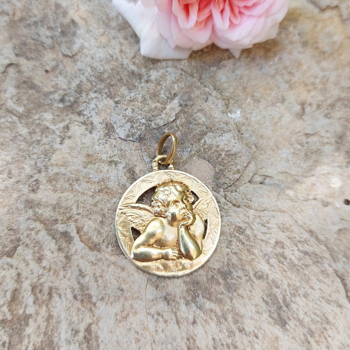 Old Cherub Medal, 18k Yellow Gold, Circa 1940-photo-3