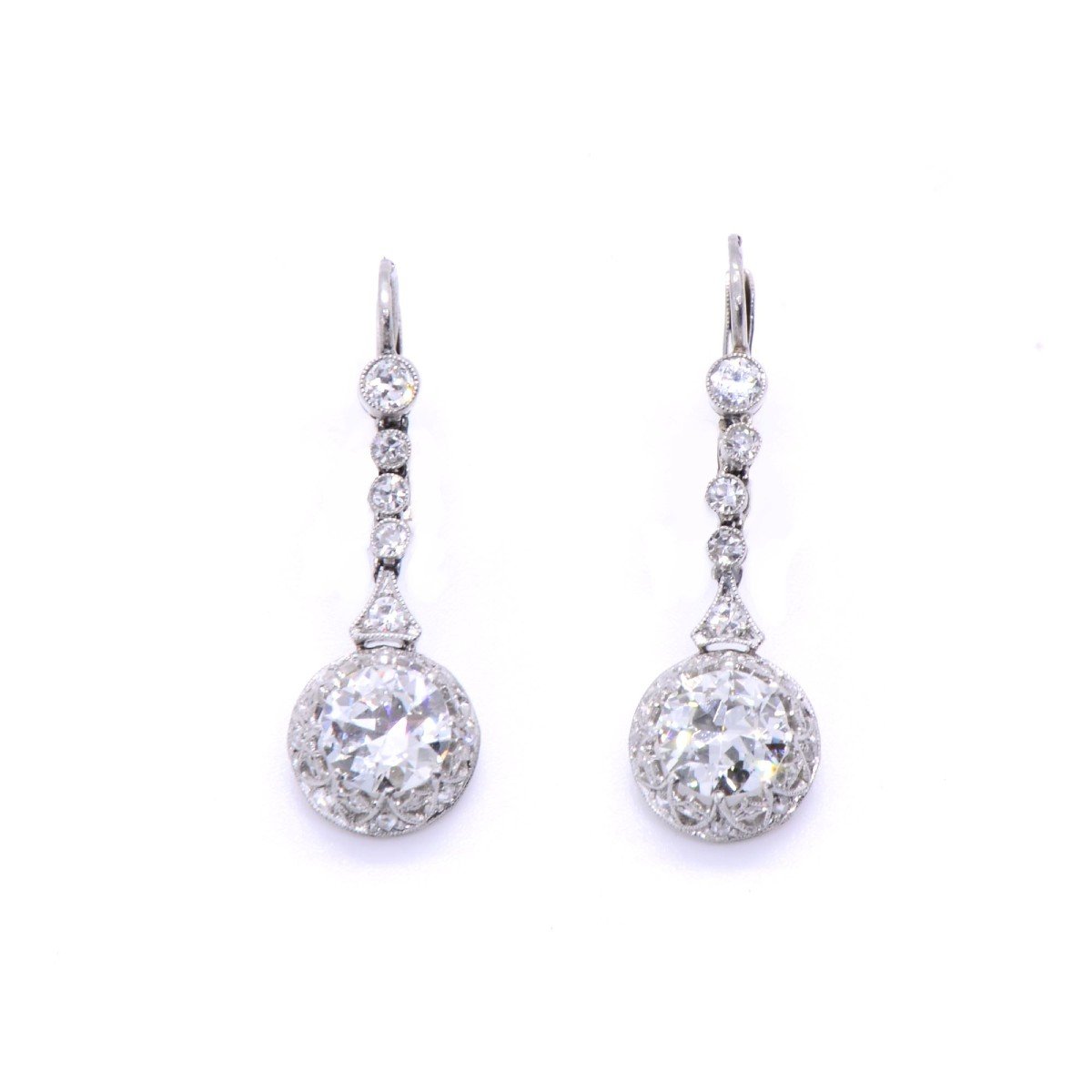 Boucles d'Oreilles 1920 « Bianca », Platine, Or Blanc Et 2,20cts Env. De Diamants