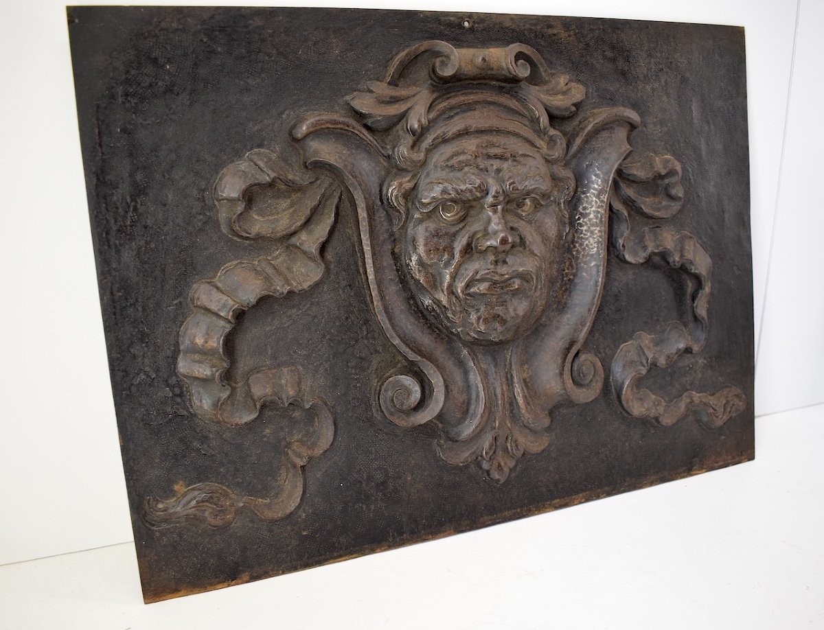 Mascaron Et Blason Fou Du Roi  Sur Plaque De Fer Style Renaissance Italienne Ref1034-photo-3