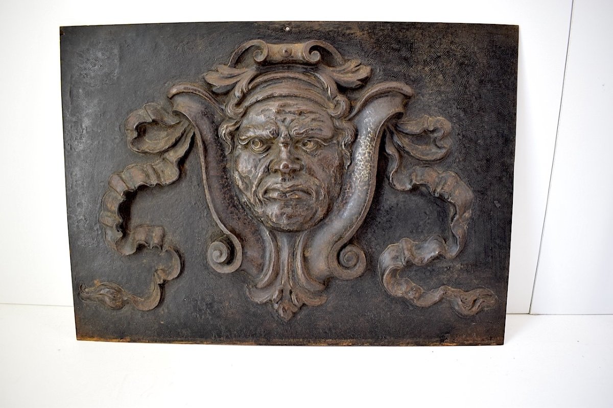 Mascaron Et Blason Fou Du Roi  Sur Plaque De Fer Style Renaissance Italienne Ref1034-photo-2