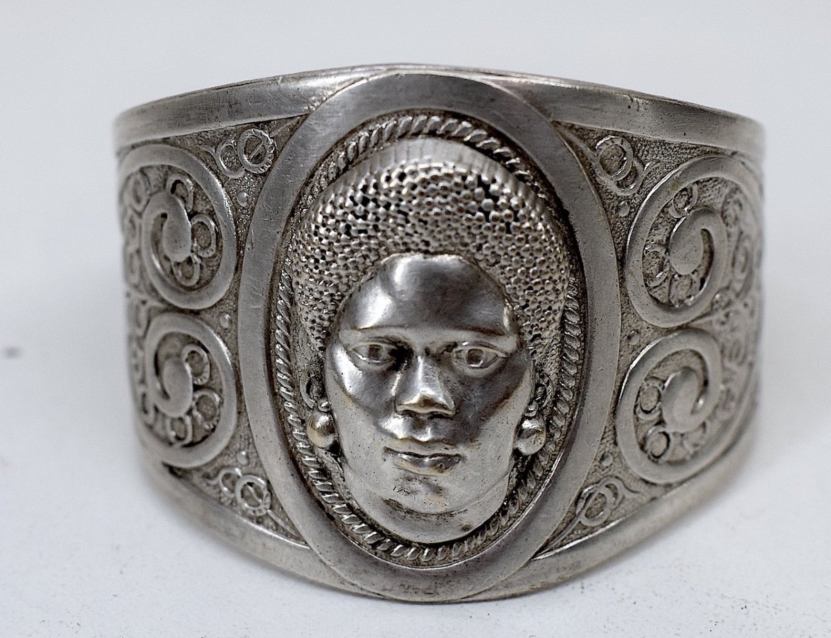 Bracelet Métal Argenté  à Visage De Femme Indochinoise Indochine Asie Ref1061 -photo-2