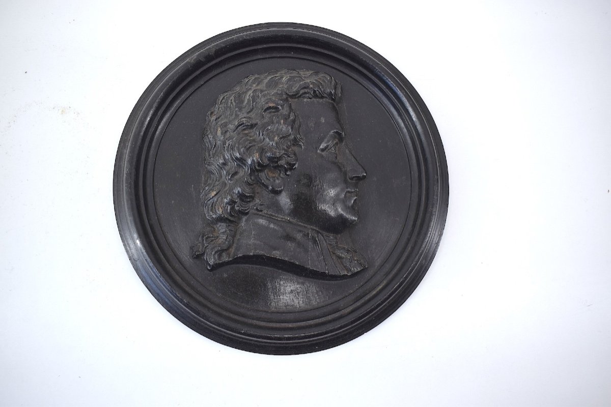 Carved Wood Medallion Painted Portrait Of A Man In Profile To Identify Ref1093 -photo-2