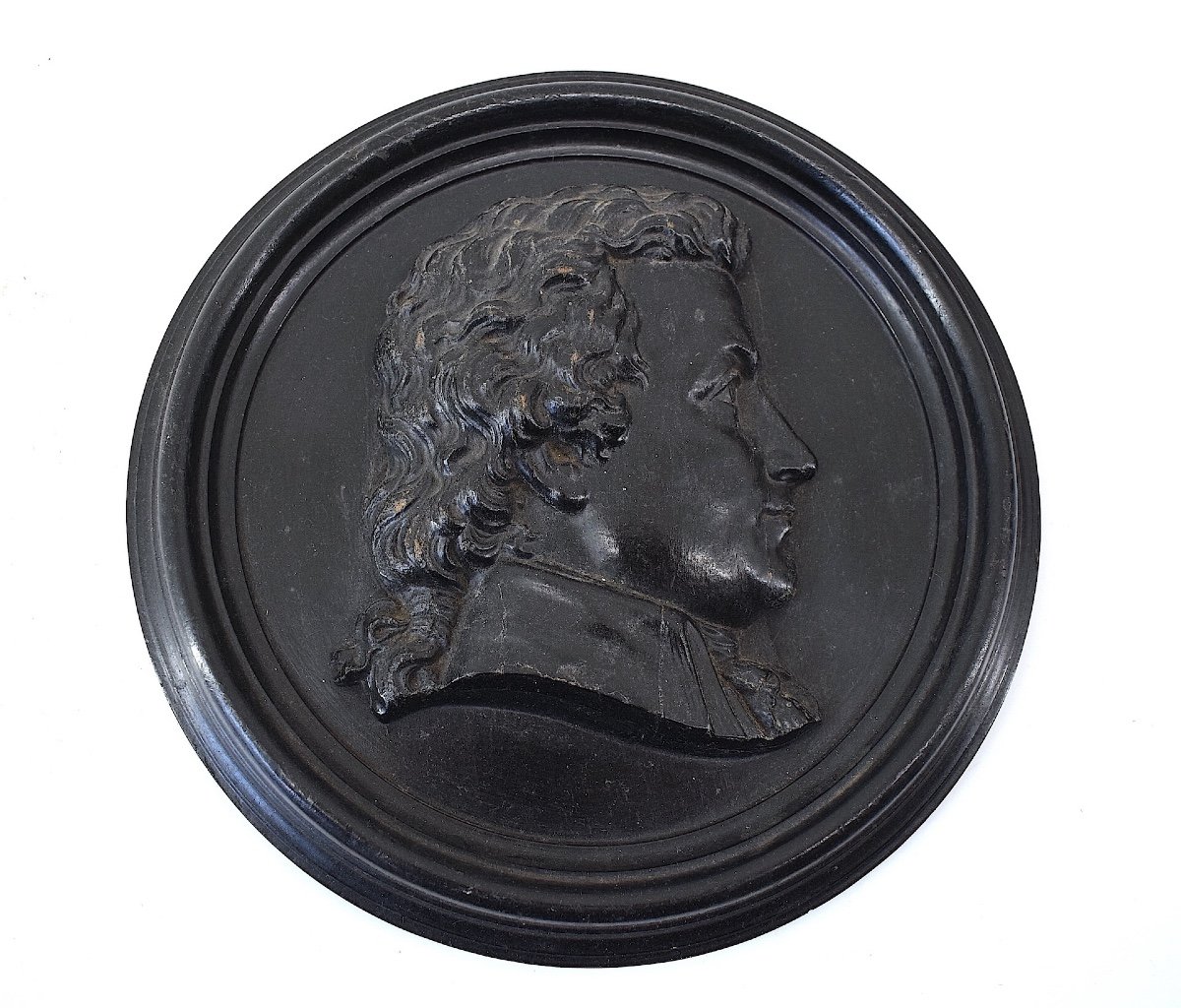 Carved Wood Medallion Painted Portrait Of A Man In Profile To Identify Ref1093 