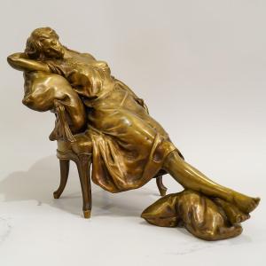 Sculpture en bronze, "Femme Assoupie Dans Un Fauteuil",  Par Henri Emile Allouard, Circa 1900