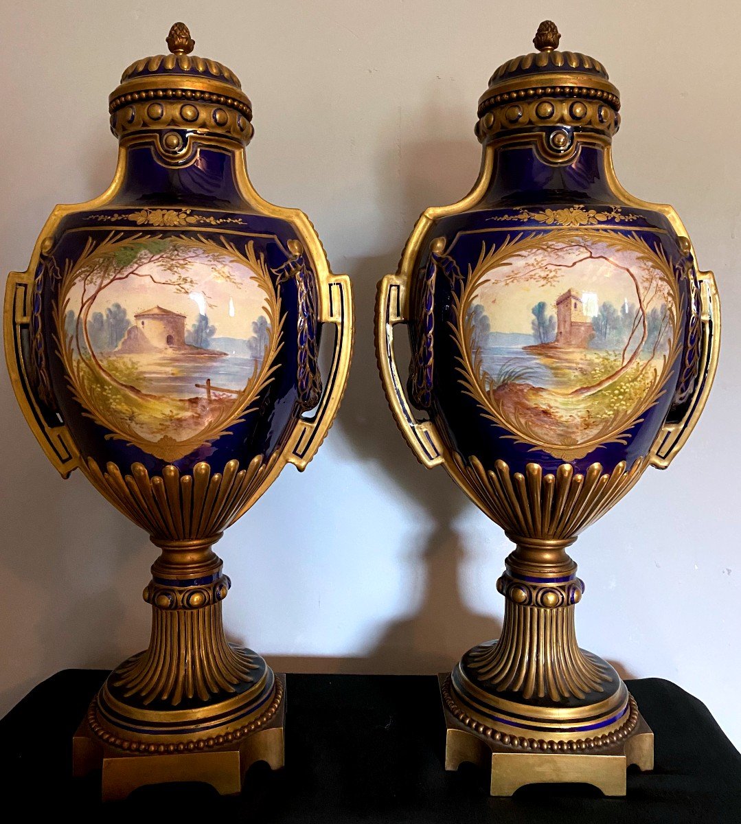 Paire De Vases En Porcelaine Bleu De Sèvres époque Napoléon III-photo-2