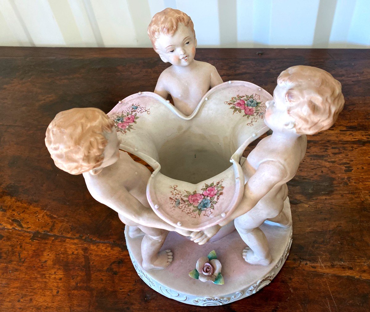 Biscuit - Round Vase Of 3 Cherubs 1900-photo-3