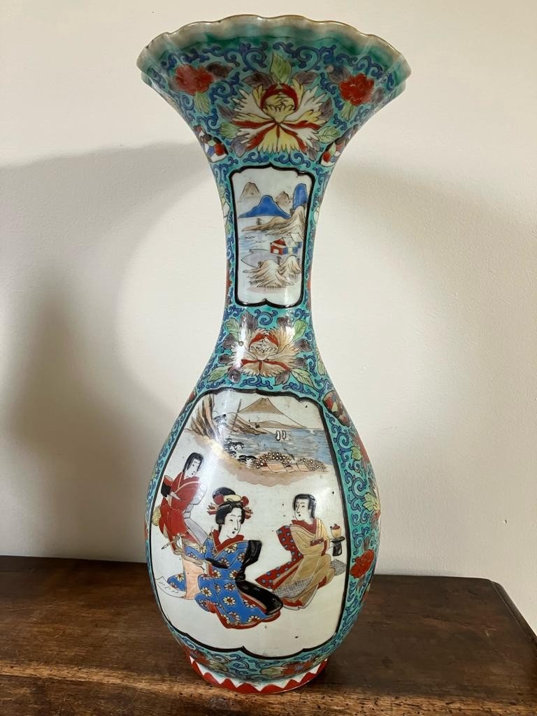 Japanese Porcelain Vase With Corolle Neck-photo-1