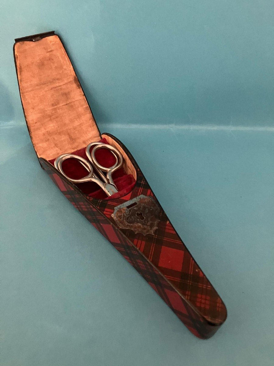 Scissors In Their Case With Scottish Tartan Decoration, 19th Century