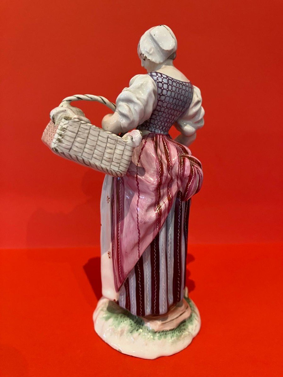 Niderviller Earthenware Statuette Representing A Poultry Seller, 18th Century-photo-4