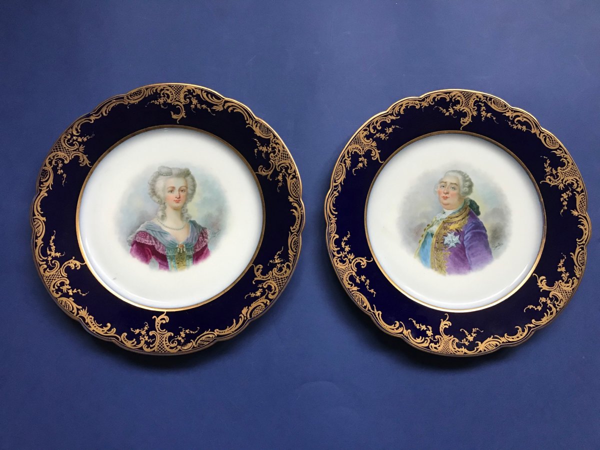 Pair Of Louis XVI Porcelain Plate And Marie-antoinette