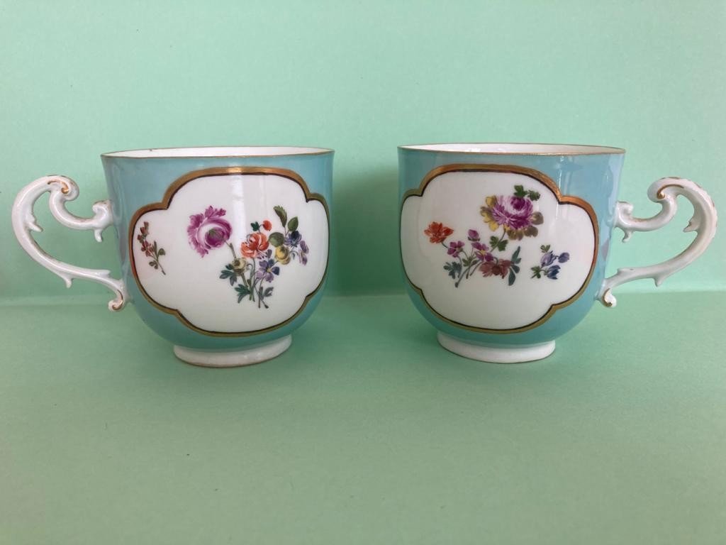 Meissen. Pair Of Porcelain Cups.