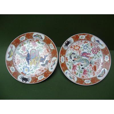 Deux plats en porcelaine de Bayeux à décor Chinois